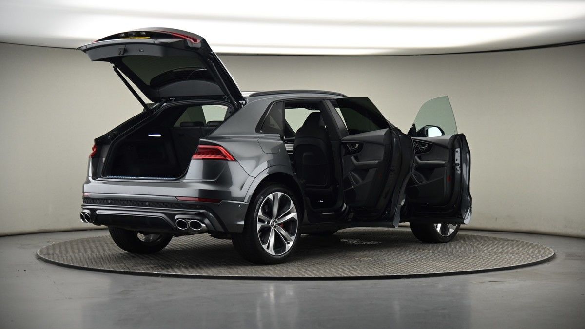 More views of Audi SQ8