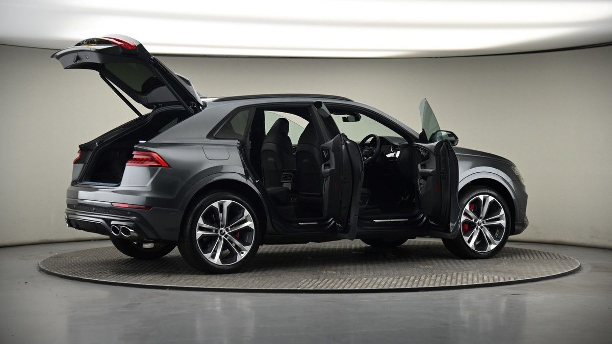 More views of Audi SQ8
