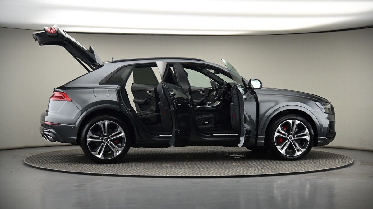 More views of Audi SQ8