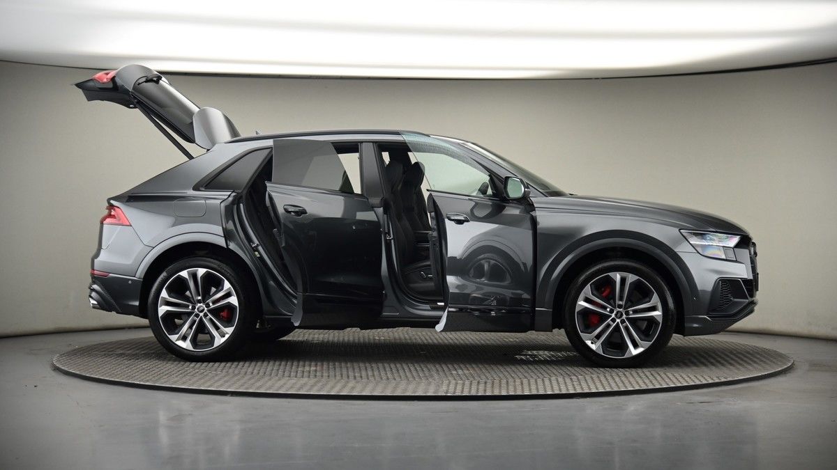 More views of Audi SQ8