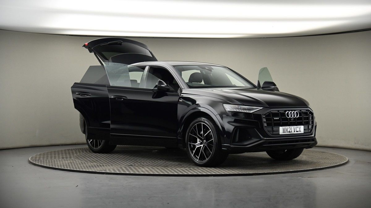 More views of Audi Q8