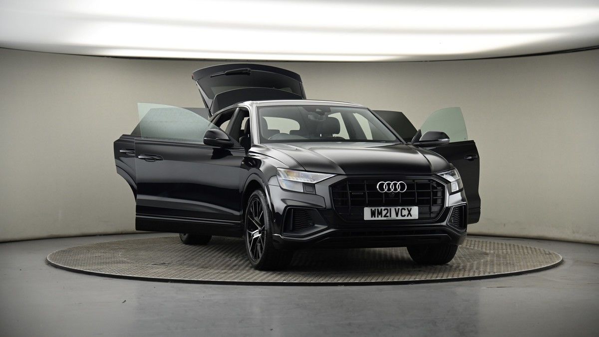 More views of Audi Q8
