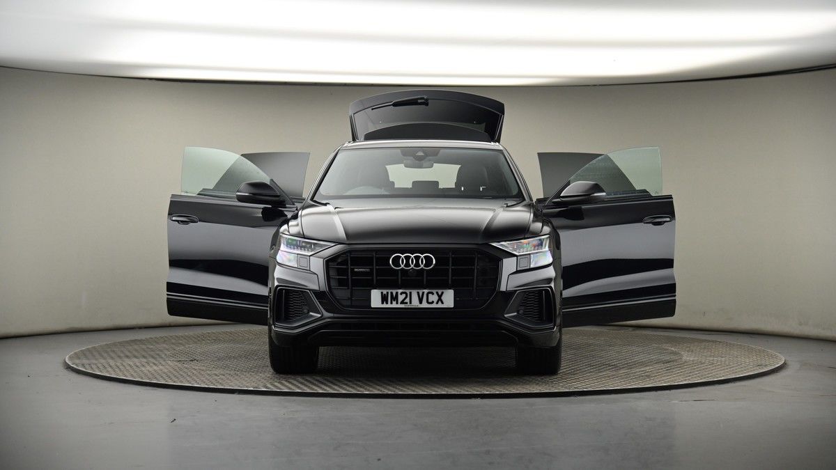 More views of Audi Q8