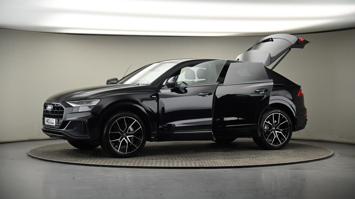 More views of Audi Q8