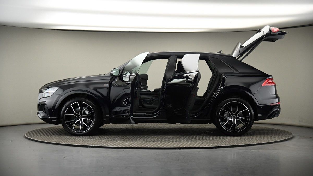 More views of Audi Q8