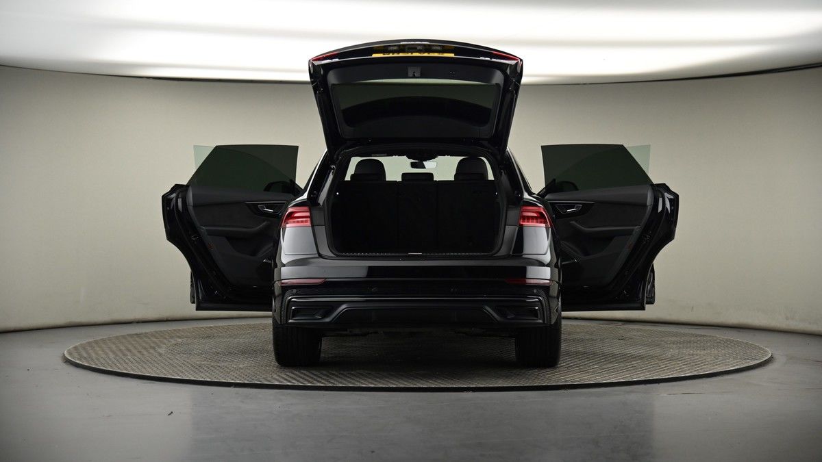More views of Audi Q8