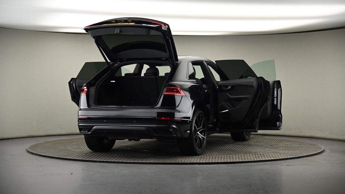 More views of Audi Q8