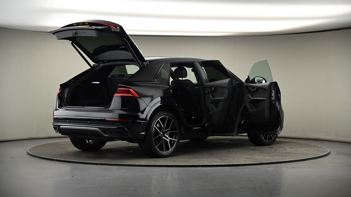 More views of Audi Q8