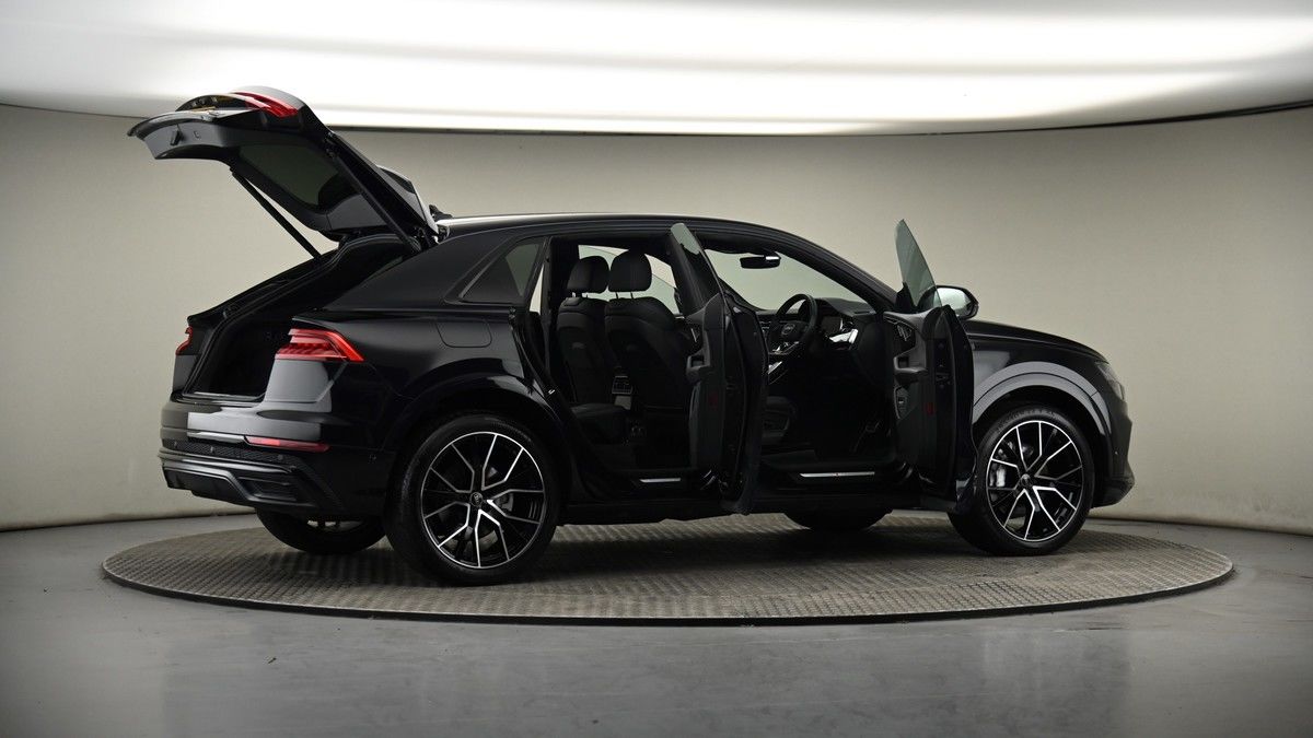 More views of Audi Q8