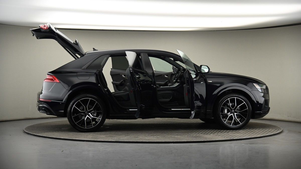 More views of Audi Q8