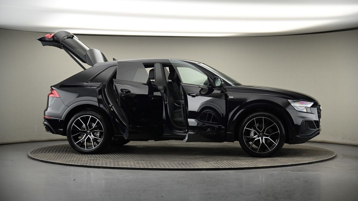 More views of Audi Q8
