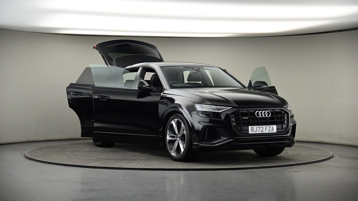 More views of Audi Q8