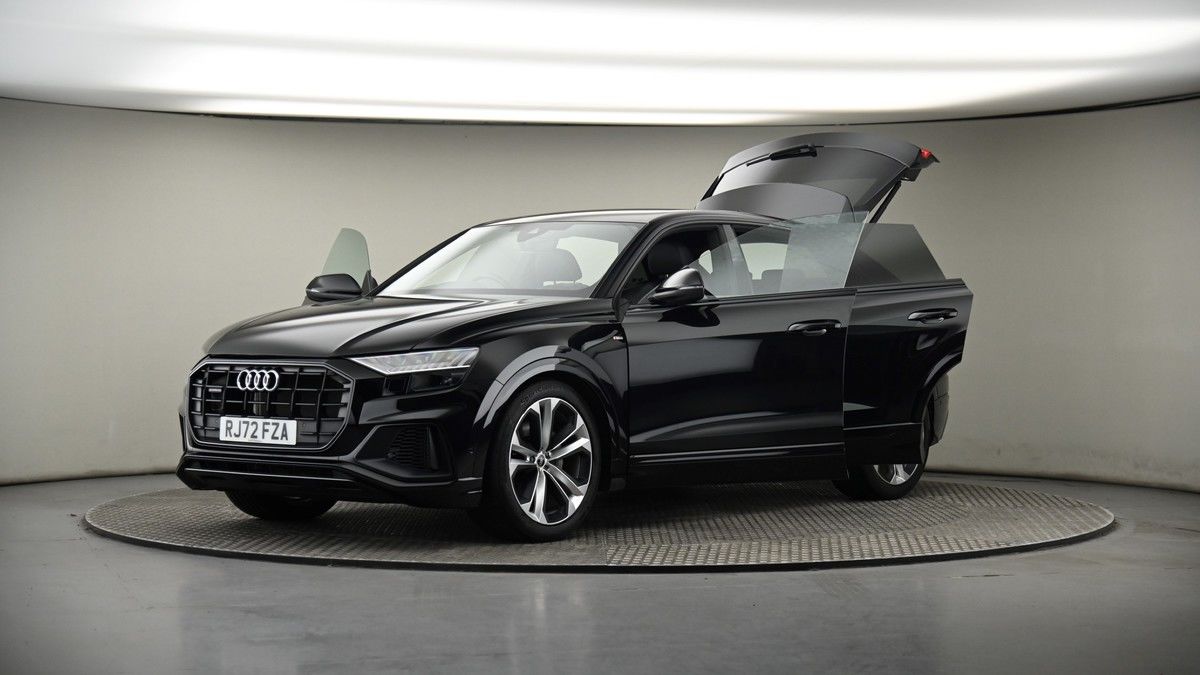 More views of Audi Q8