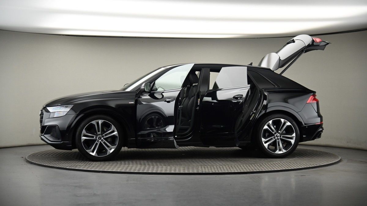More views of Audi Q8