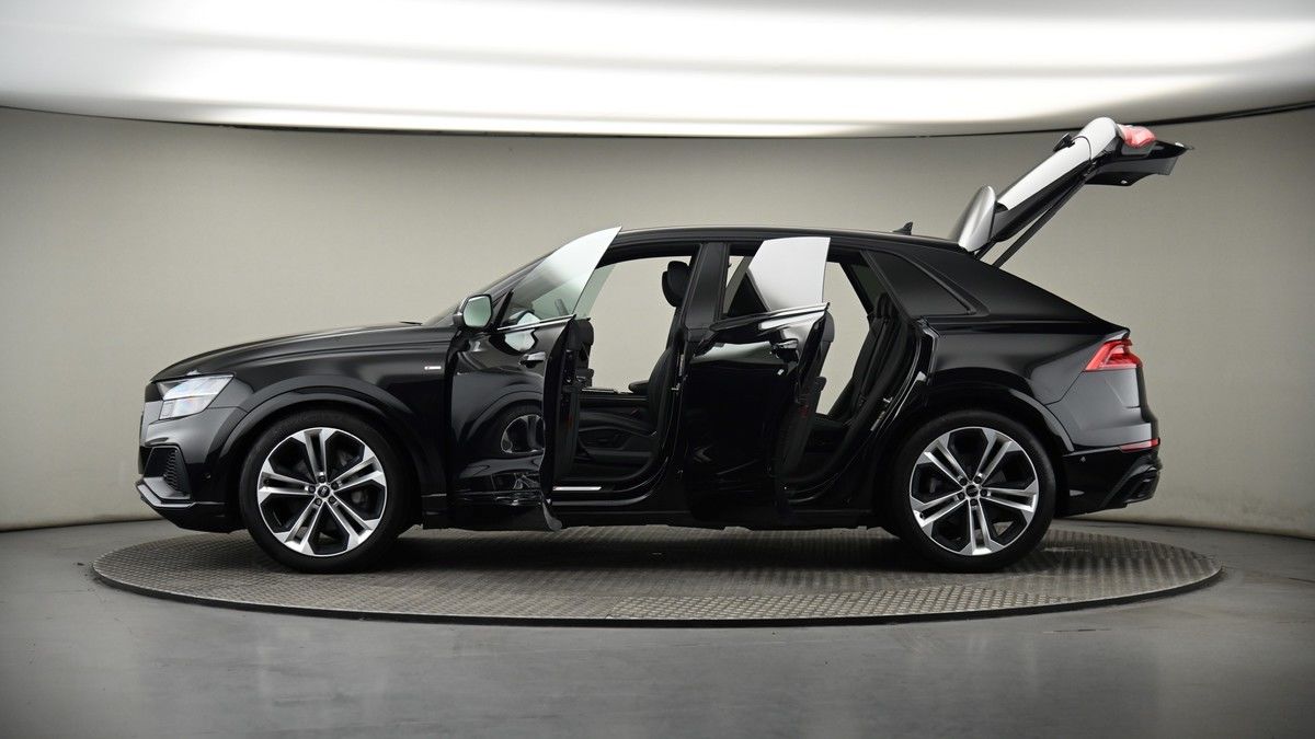 More views of Audi Q8
