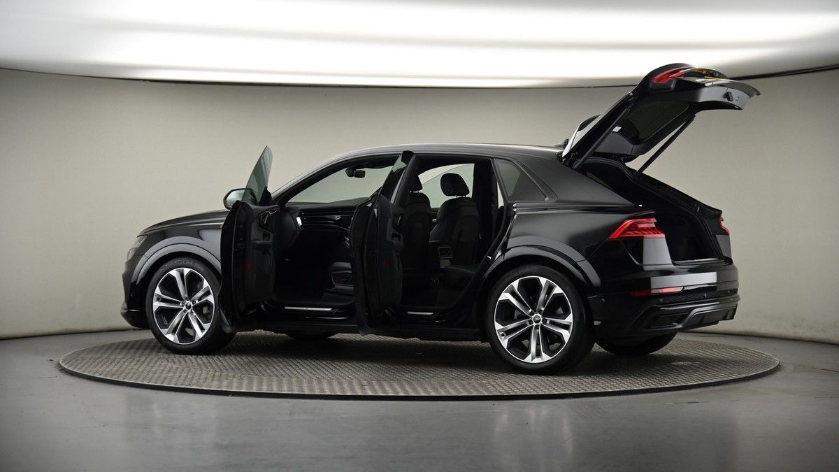 More views of Audi Q8
