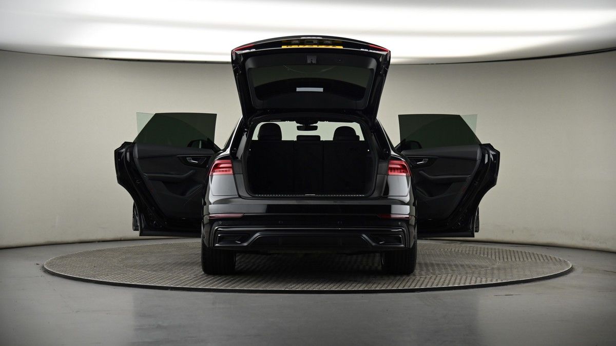 More views of Audi Q8