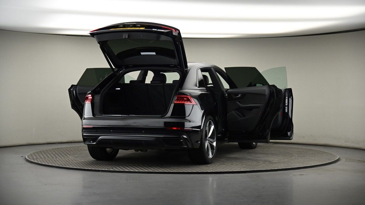More views of Audi Q8