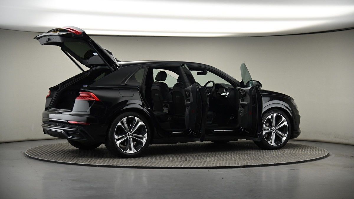 More views of Audi Q8