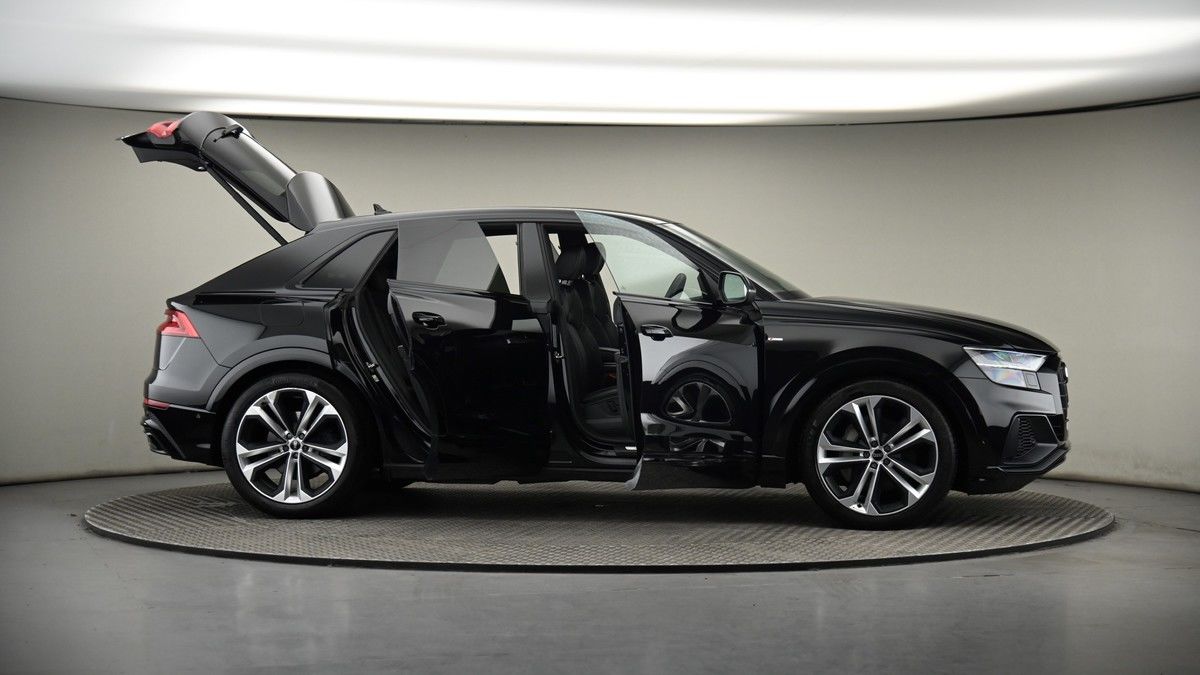 More views of Audi Q8