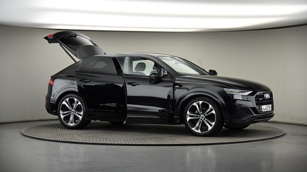More views of Audi Q8