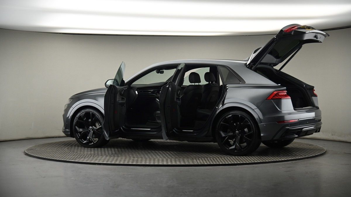 More views of Audi Q8