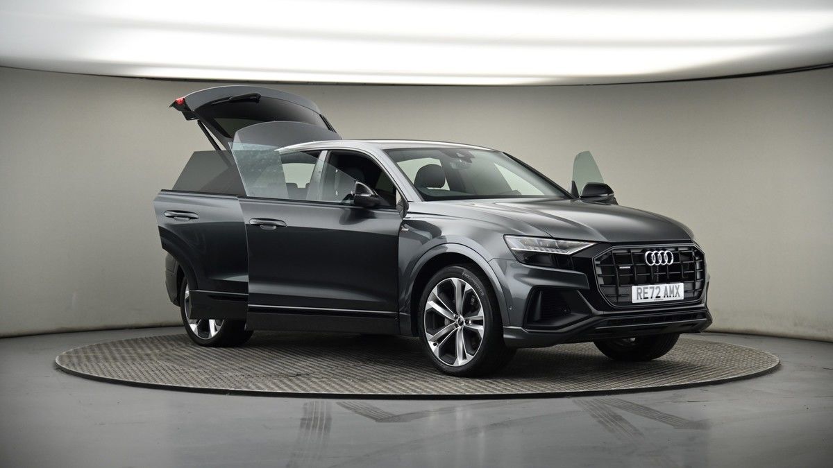 More views of Audi Q8