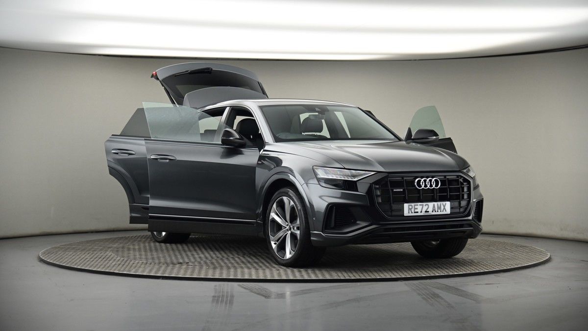 More views of Audi Q8