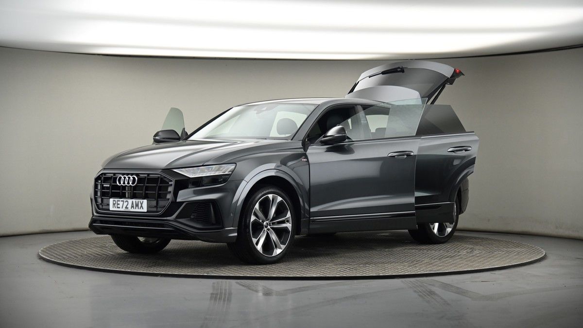 More views of Audi Q8