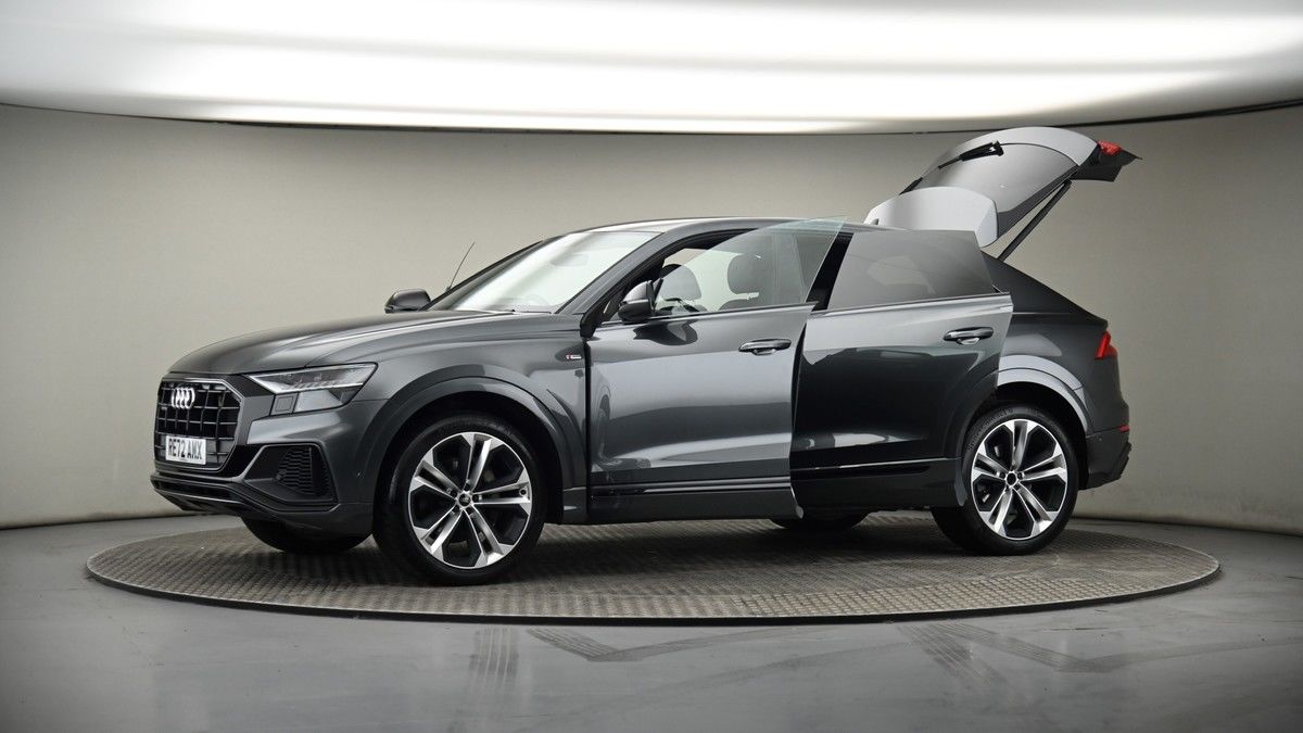 More views of Audi Q8