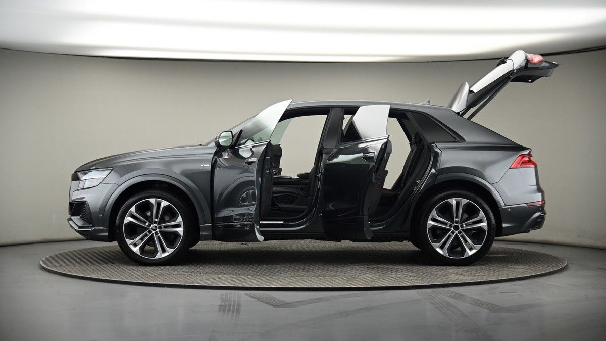 More views of Audi Q8