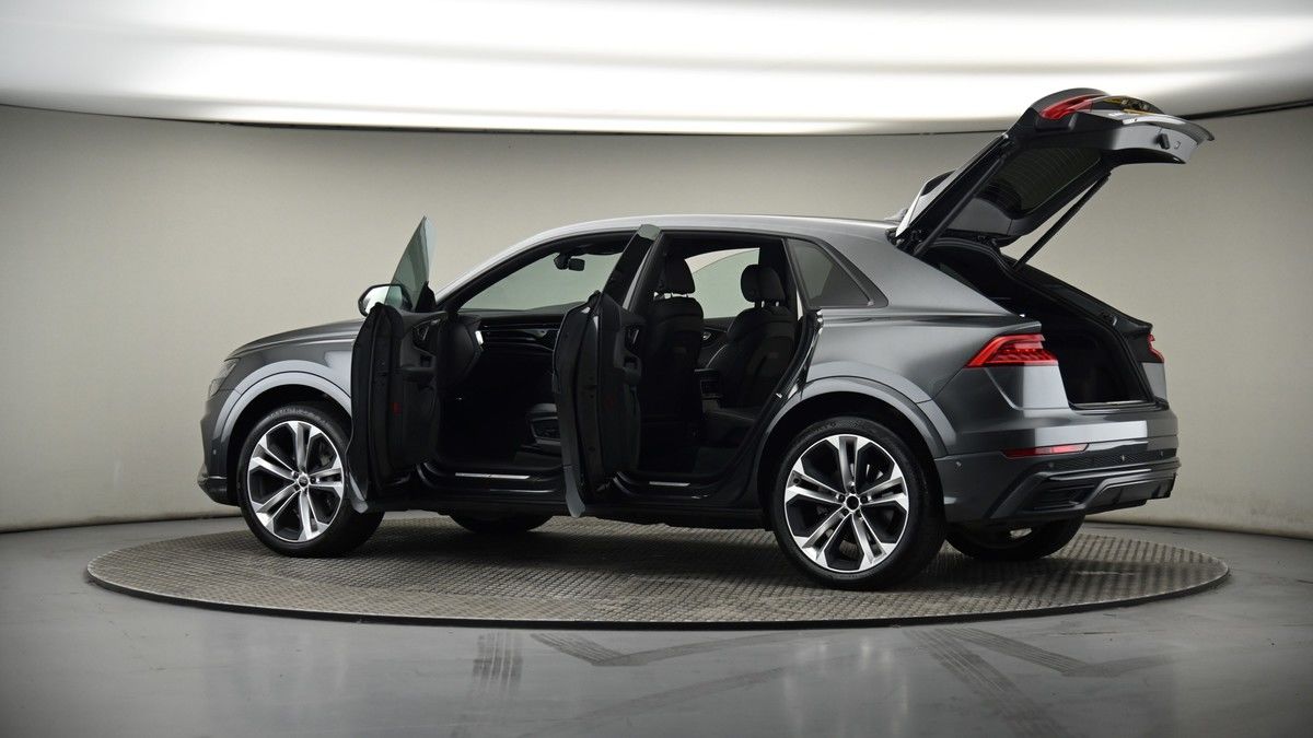 More views of Audi Q8