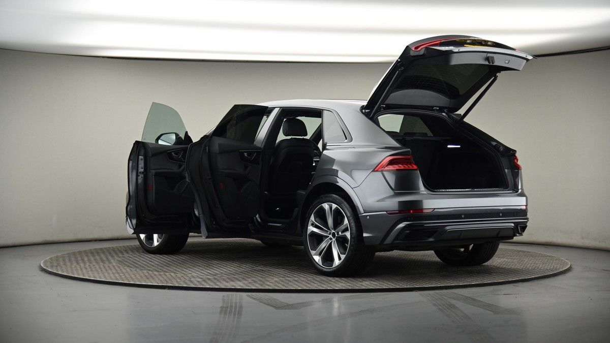 More views of Audi Q8
