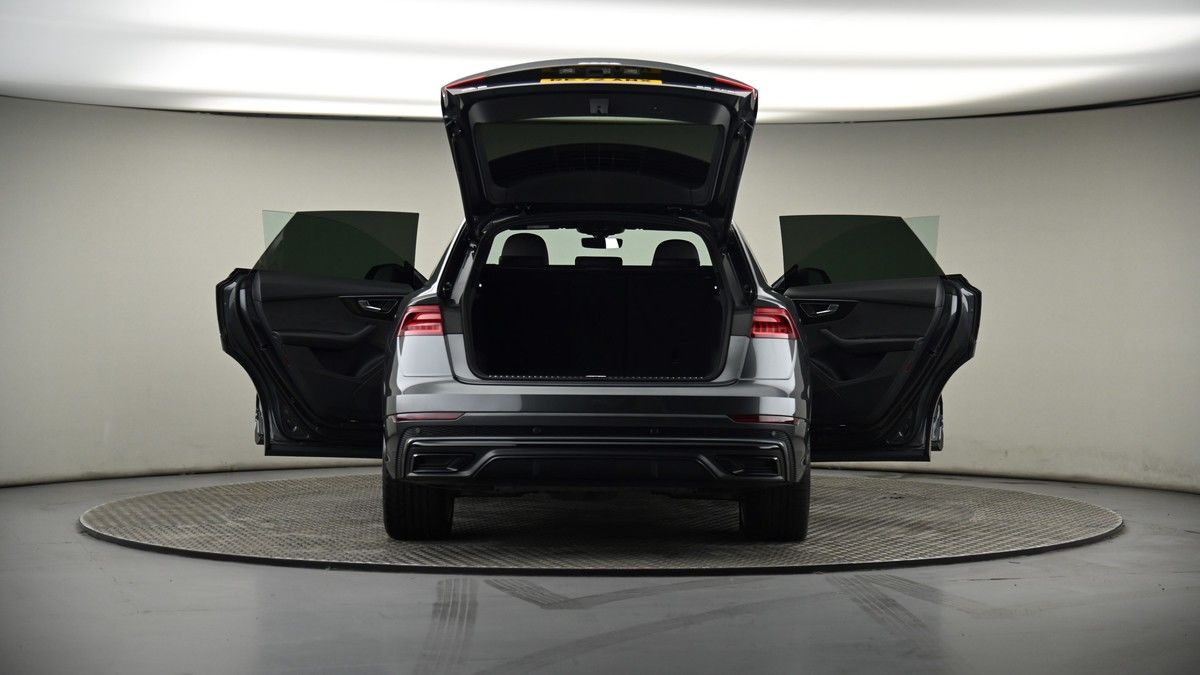 More views of Audi Q8