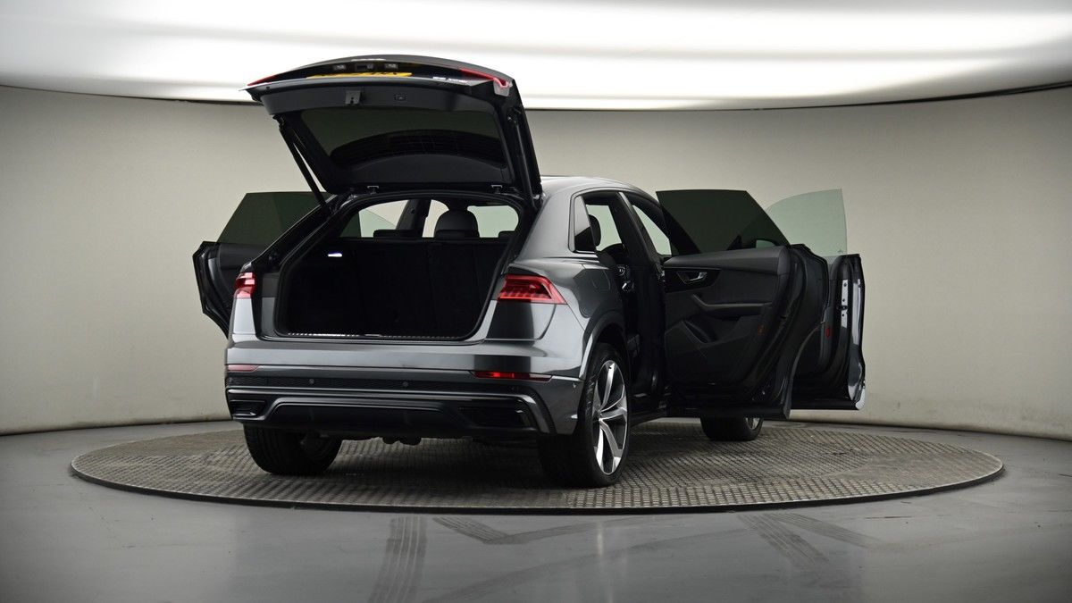 More views of Audi Q8