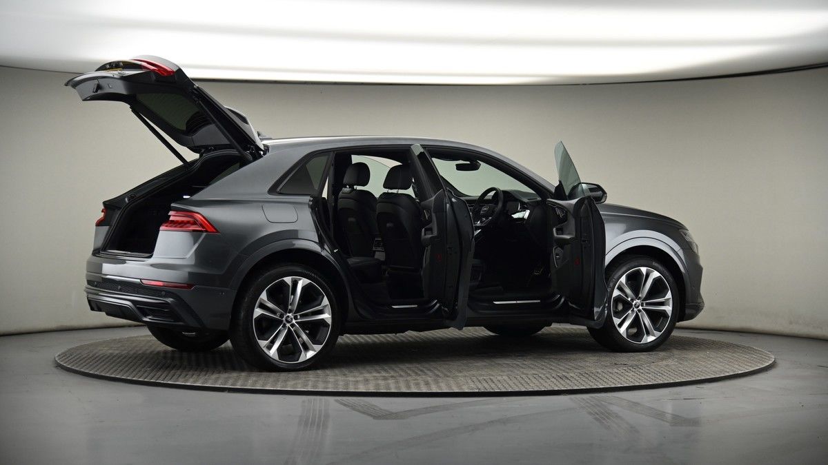 More views of Audi Q8