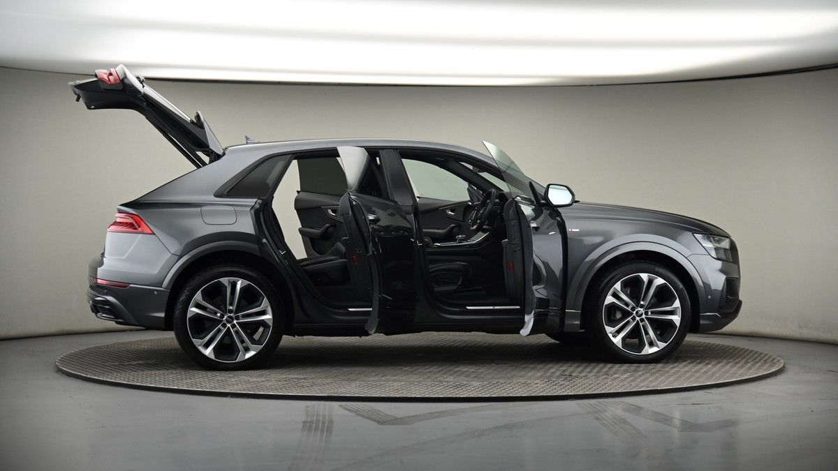 More views of Audi Q8
