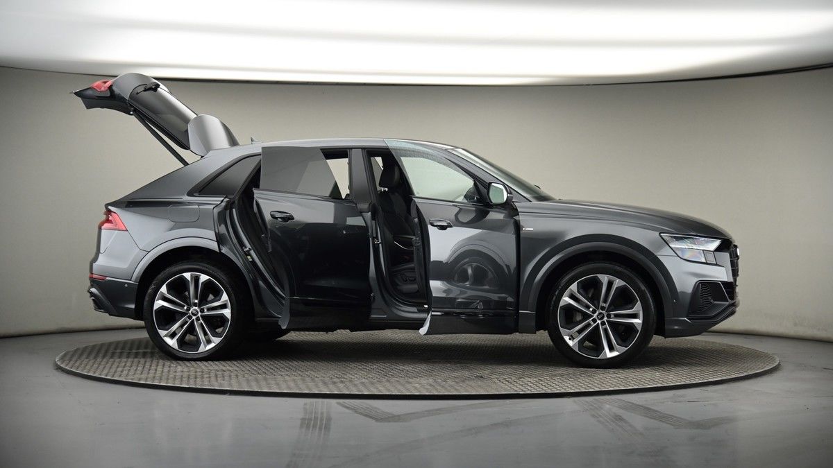 More views of Audi Q8