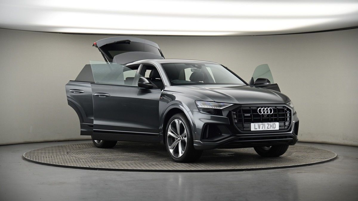 More views of Audi Q8