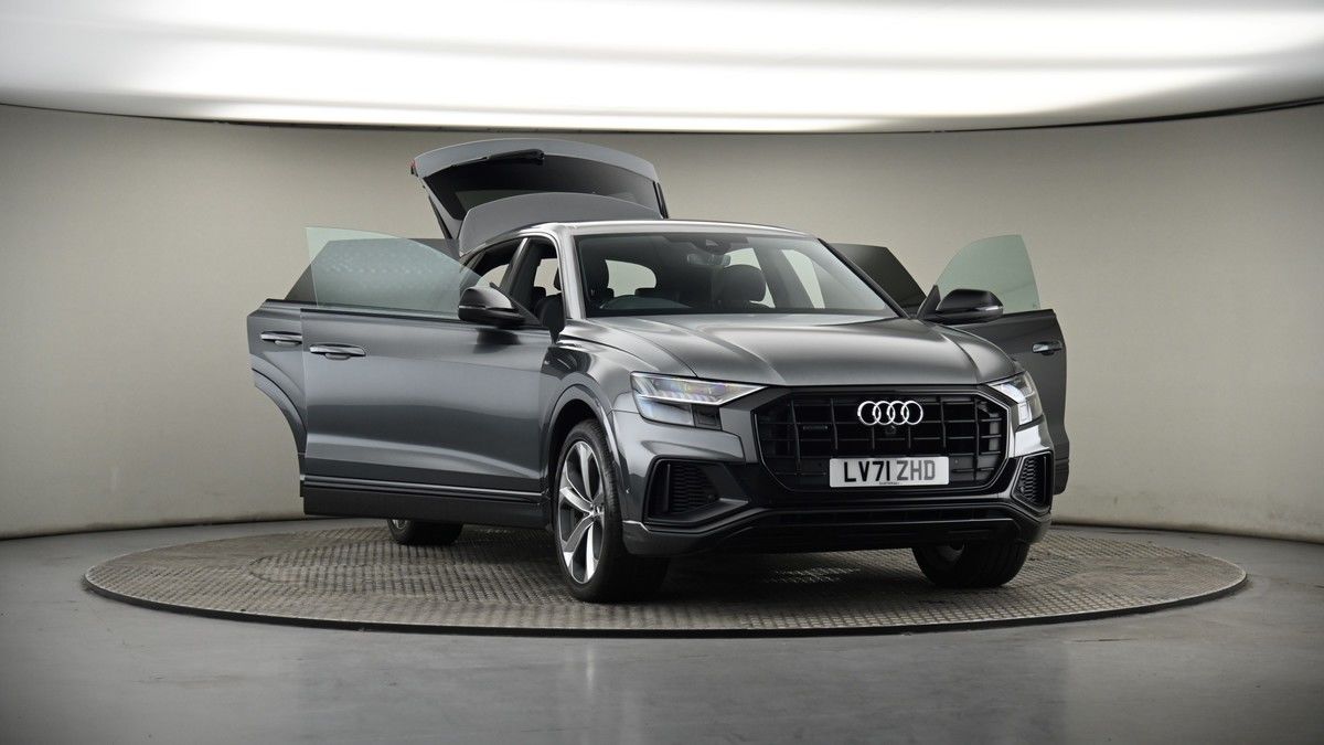 More views of Audi Q8