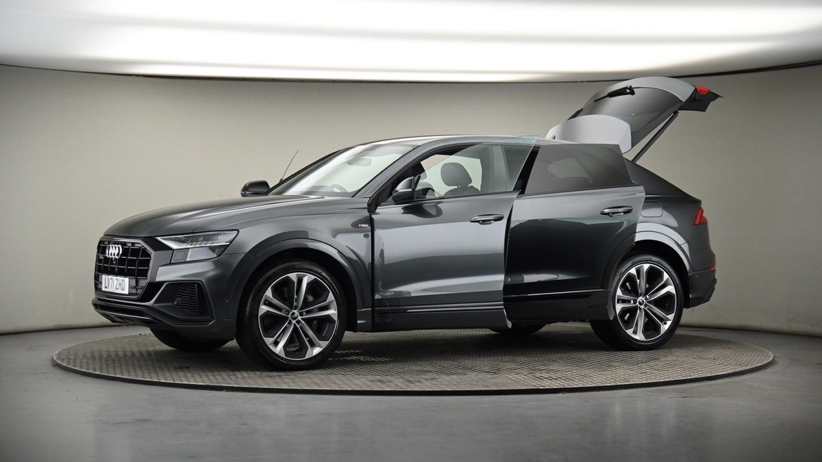 More views of Audi Q8
