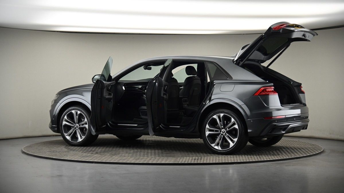 More views of Audi Q8