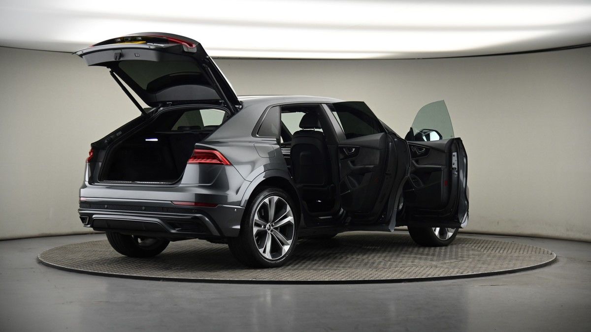 More views of Audi Q8