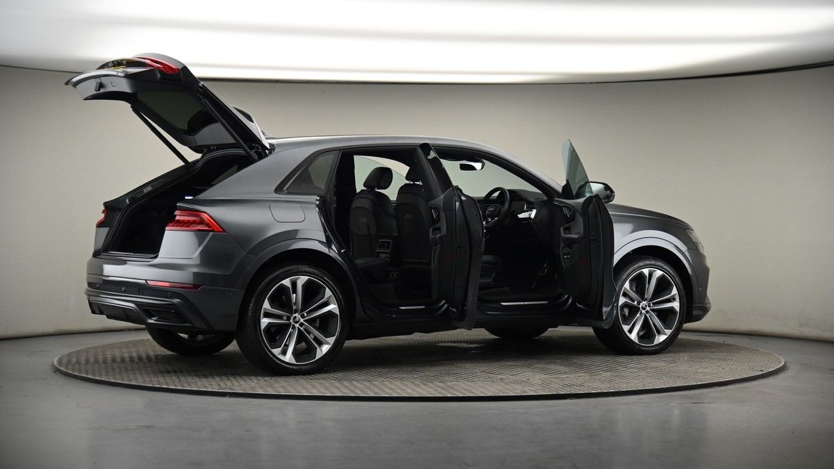 More views of Audi Q8
