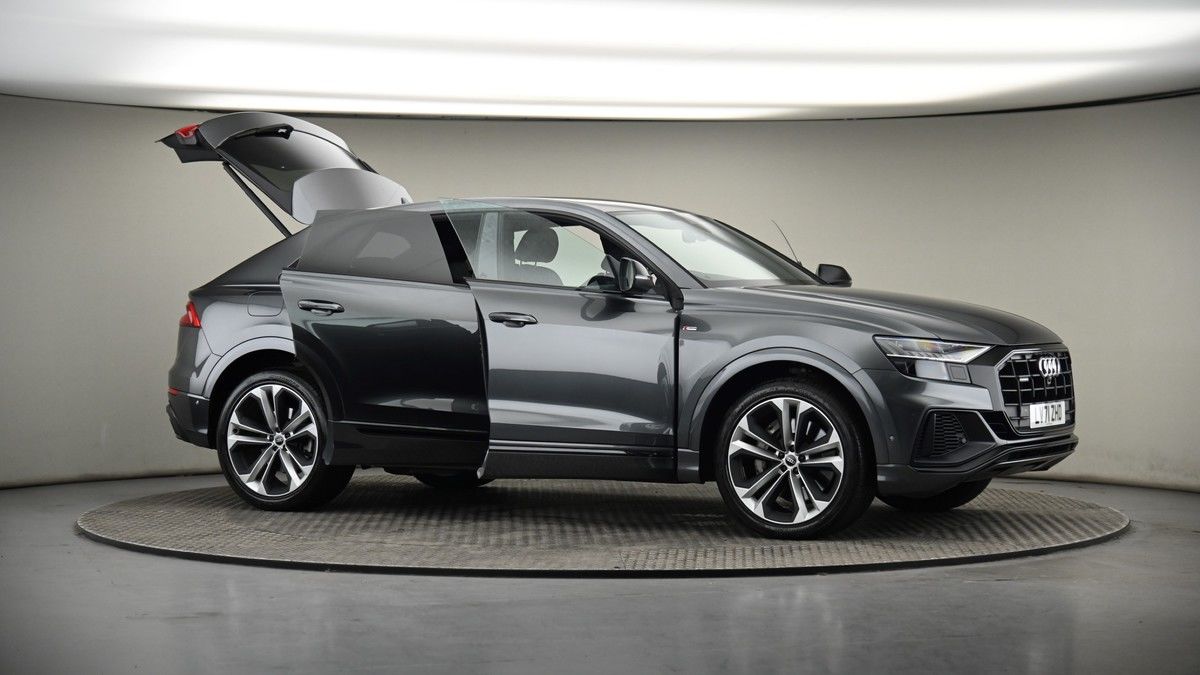 More views of Audi Q8