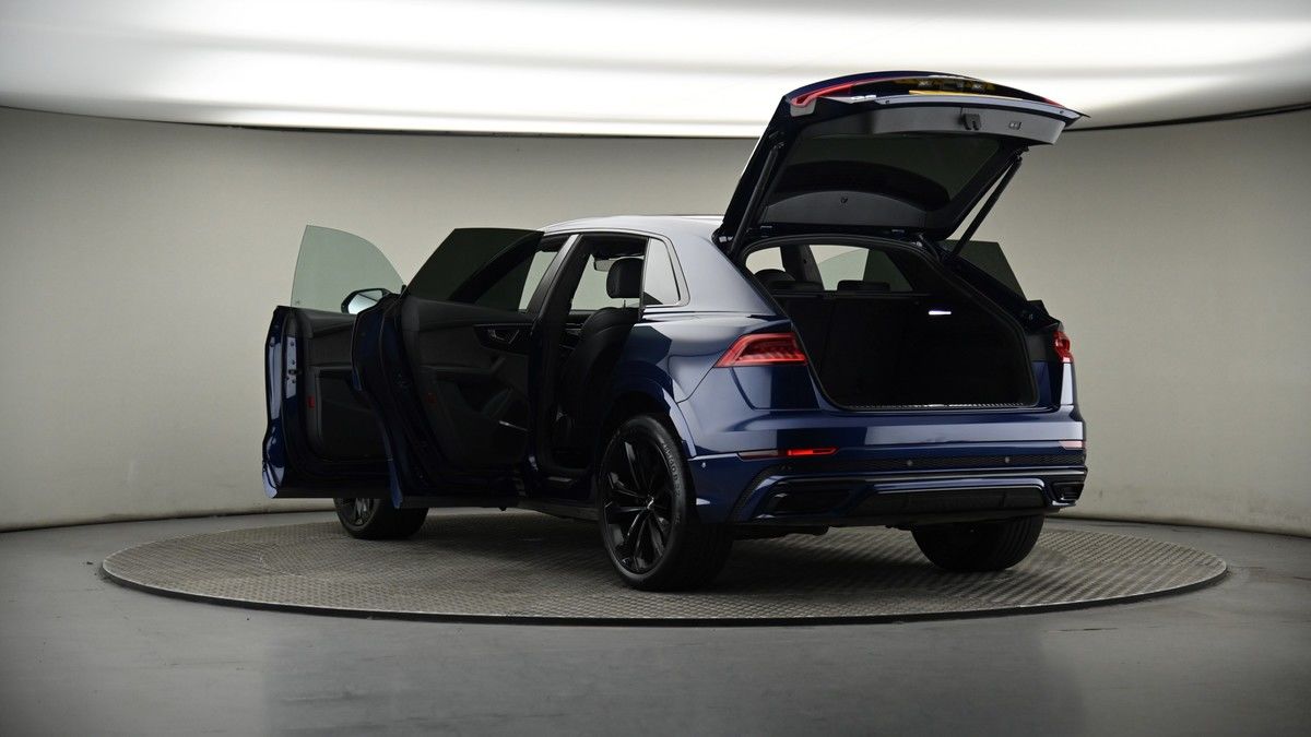 Audi Q8 Image 8