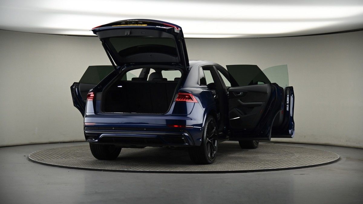 More views of Audi Q8