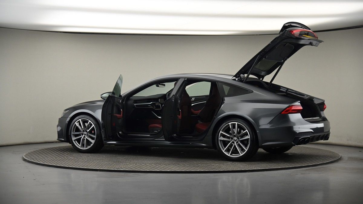 More views of Audi S7