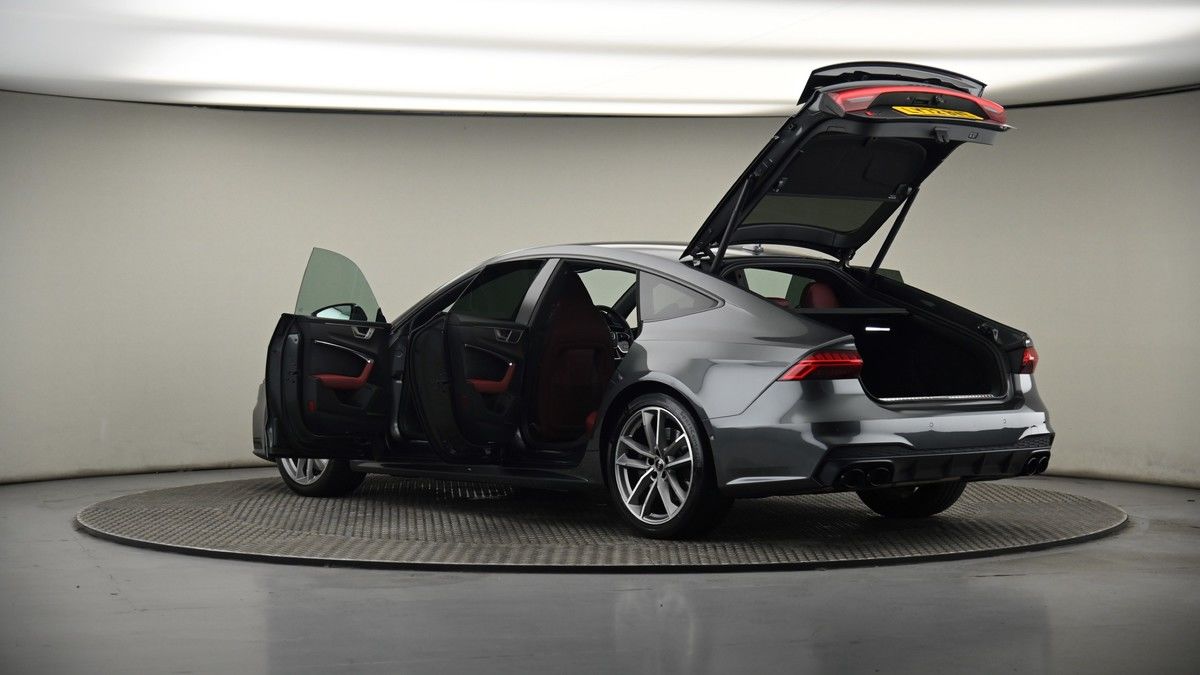 More views of Audi S7
