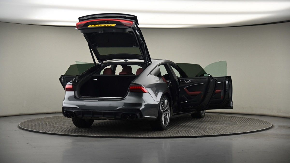 More views of Audi S7